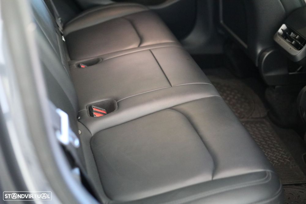 Tesla Model Y Long-Range RWD - 30