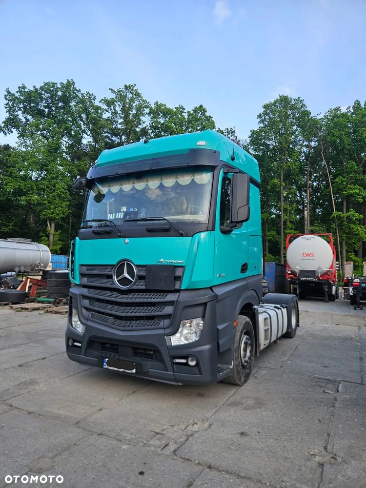 Mercedes-Benz MP4 - 1