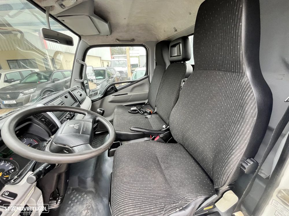 Mitsubishi FUSO Novo Modelo 130cv com plataforma - 10