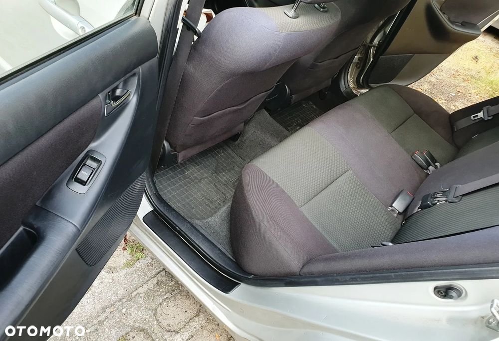 Toyota Corolla 1.6 VVT-i Sol - 9