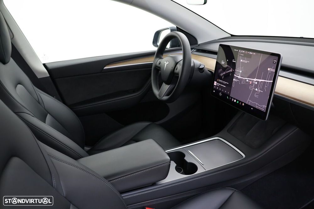 Tesla Model Y Long Range Dual Motor AWD - 7