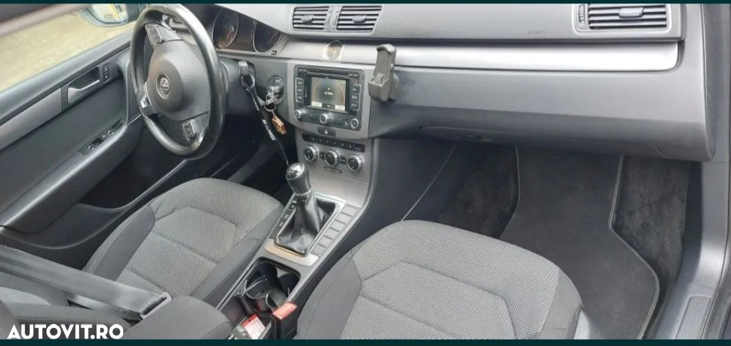 Volkswagen Passat Variant 2.0 Blue TDI SCR Comfortline - 6