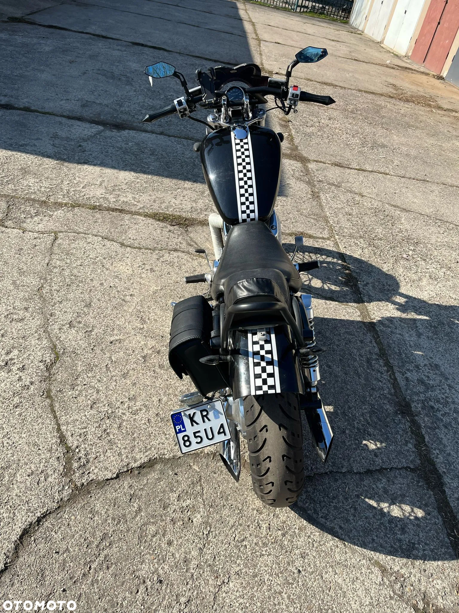Suzuki Intruder - 9