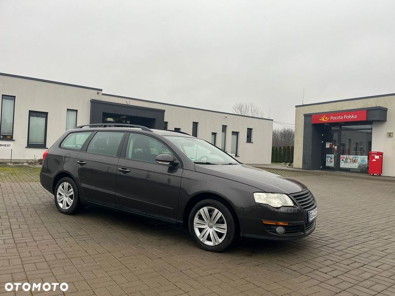 Volkswagen Passat - 2