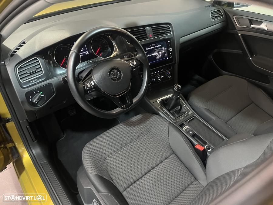 VW Golf 1.6 TDI Confortline - 9