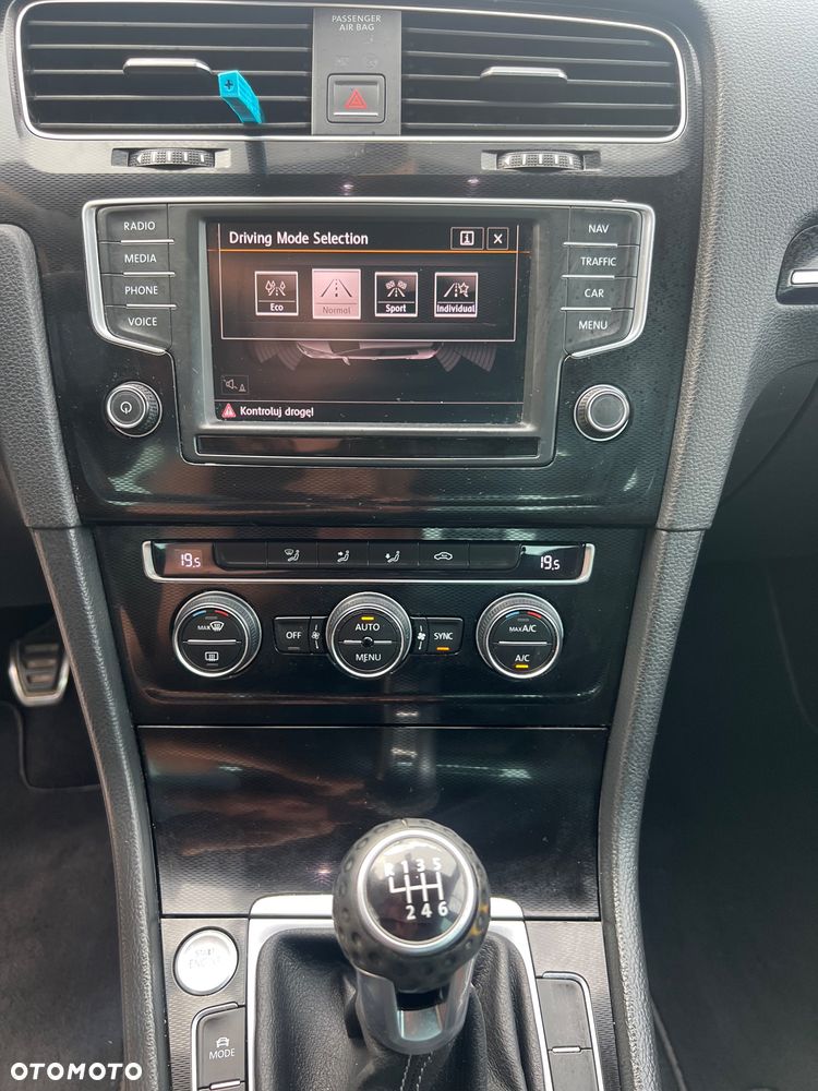 Volkswagen Golf - 17