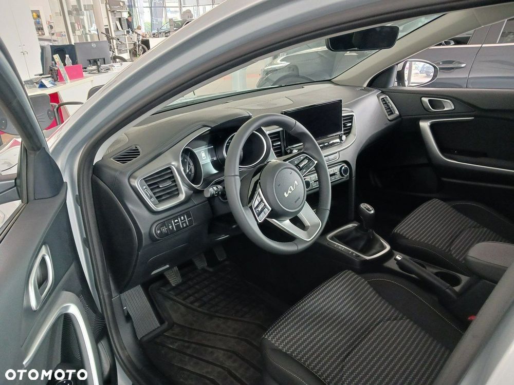 Kia Ceed - 4