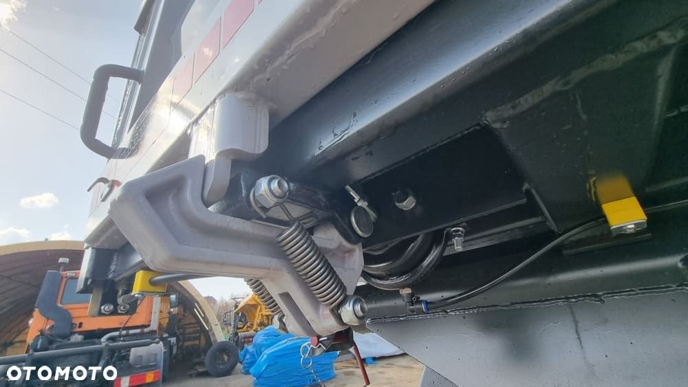 Mercedes-Benz Arocs 1824 - 13