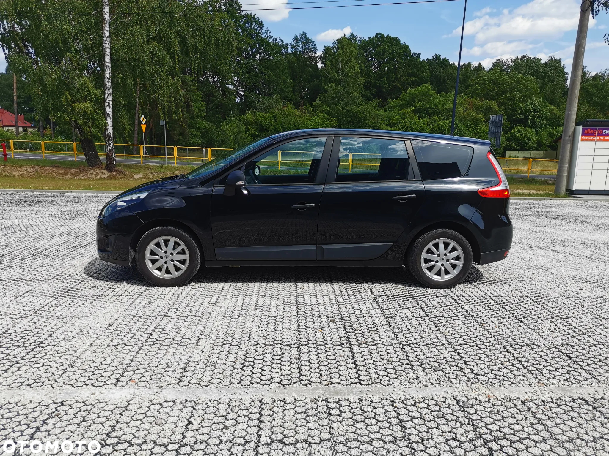 Renault Grand Scenic - 16