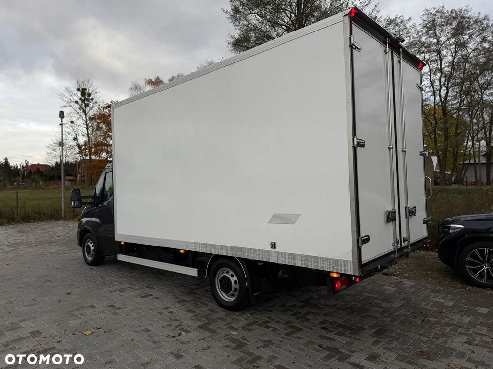 Iveco Daily 35S18 3.0 HPI 180KM / 2021 Rok / Kontener 4,5m / Reflektory LED / Zarejestrowany w PL - 11