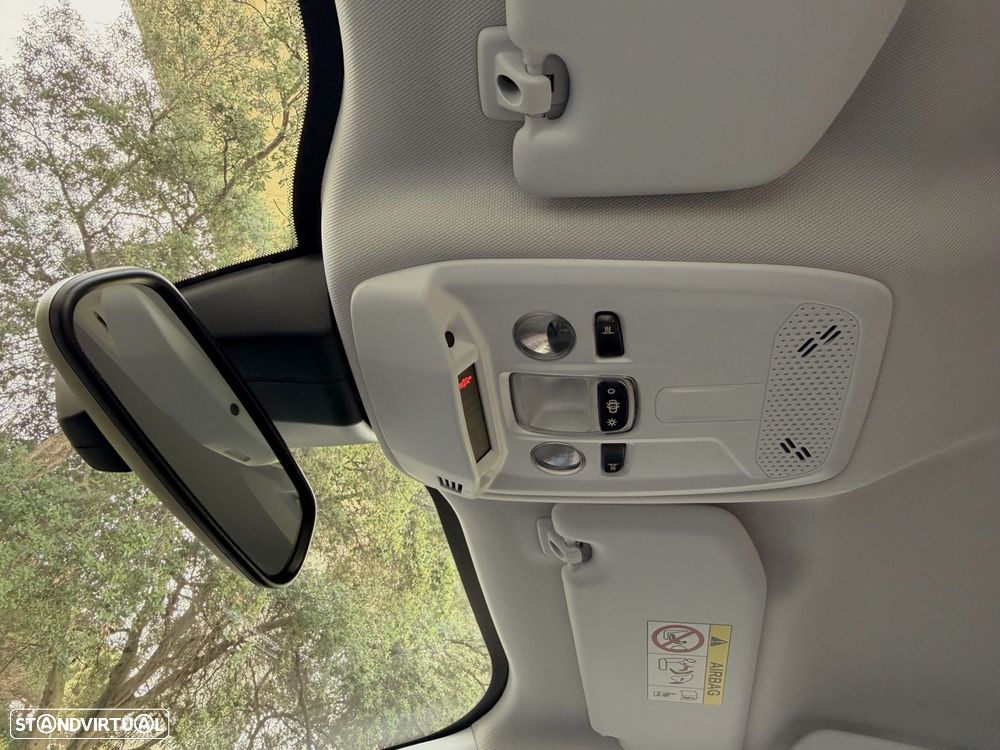 Peugeot 2008 1.2 PureTech Signature - 36