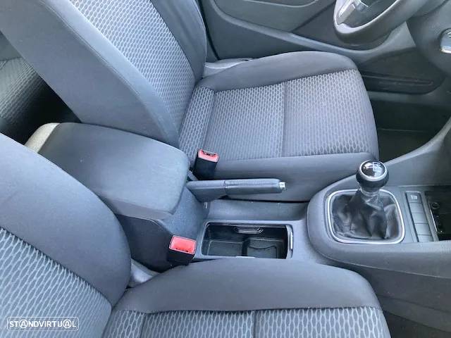 VW Golf 1.6 TDi Highline - 8