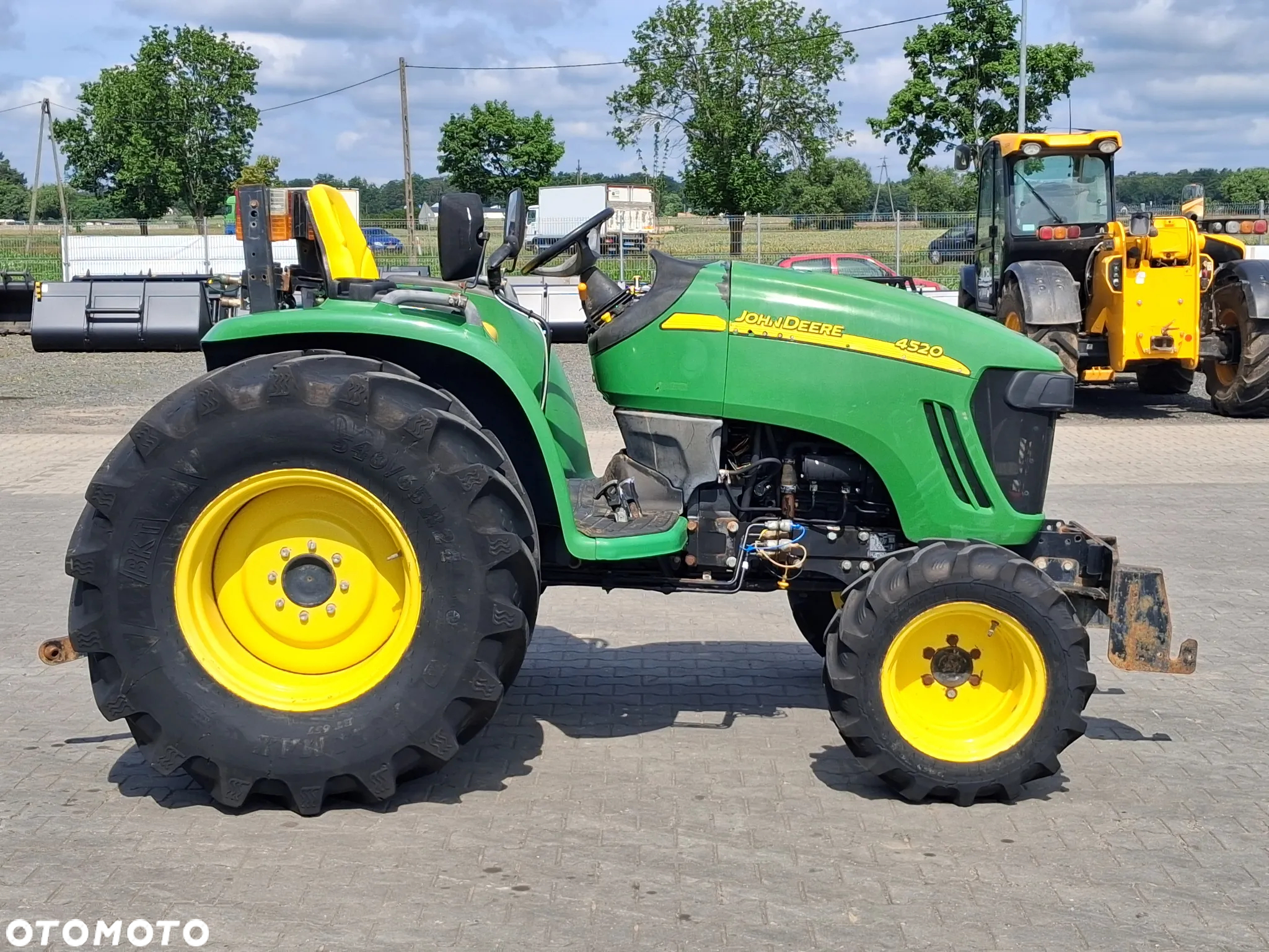 John Deere 4520 - 6