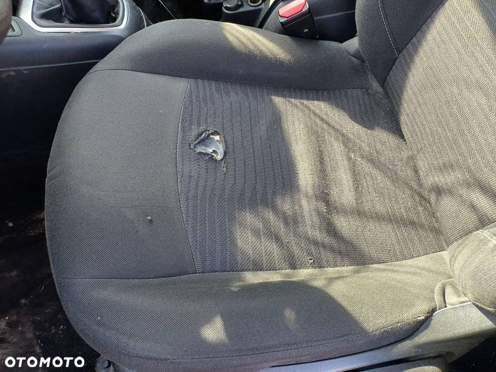 FOTELE KOMPLET LEWY PRAWY KANAPA TYŁ + BOCZKI PEUGEOT 301 I 301 SEDAN - 2
