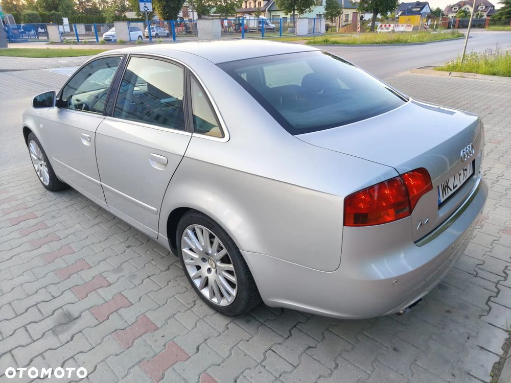 Audi A4 Limousine - 5