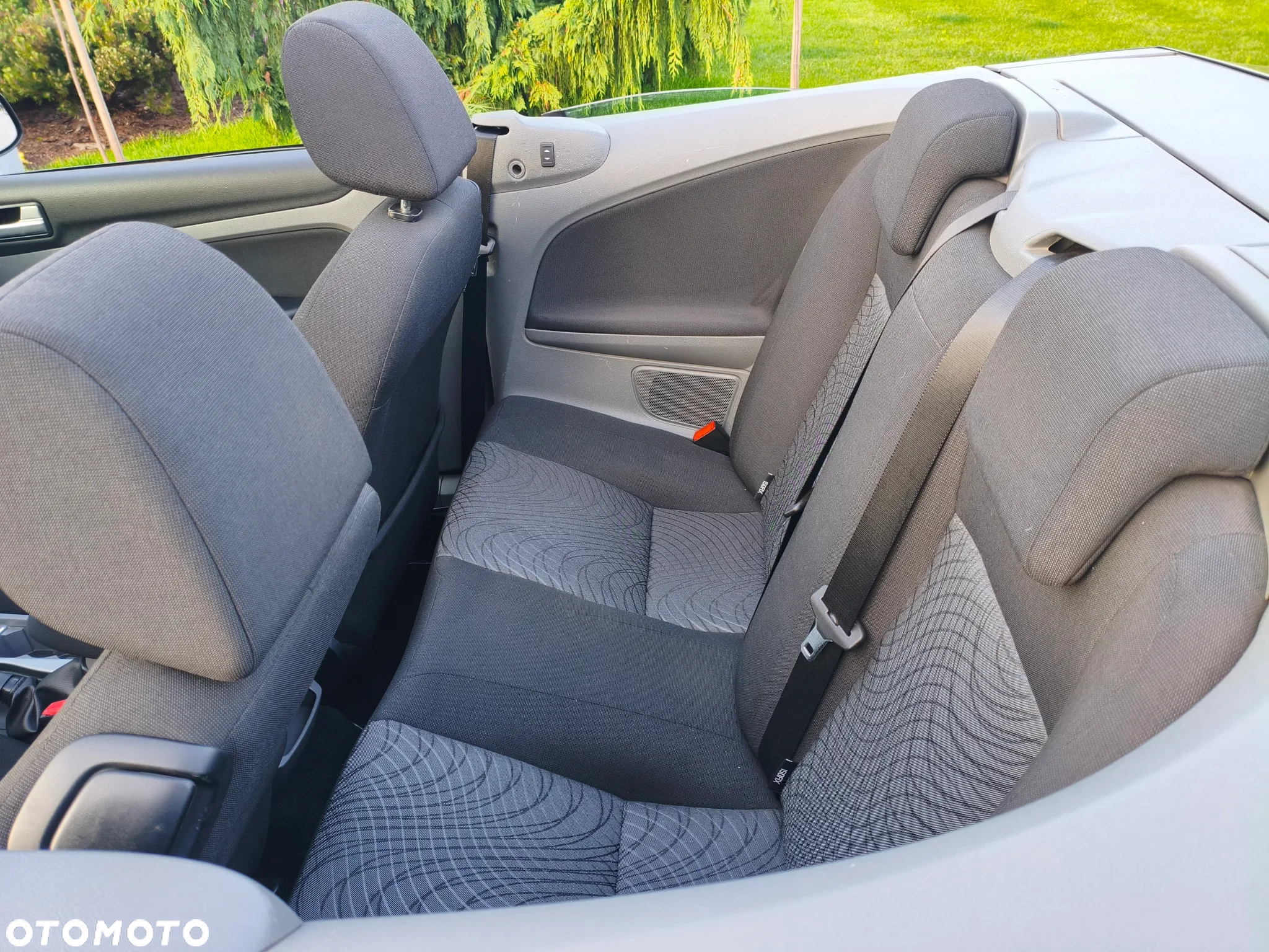 Ford Focus Coupe-Cabriolet 1.6 16V Trend - 23