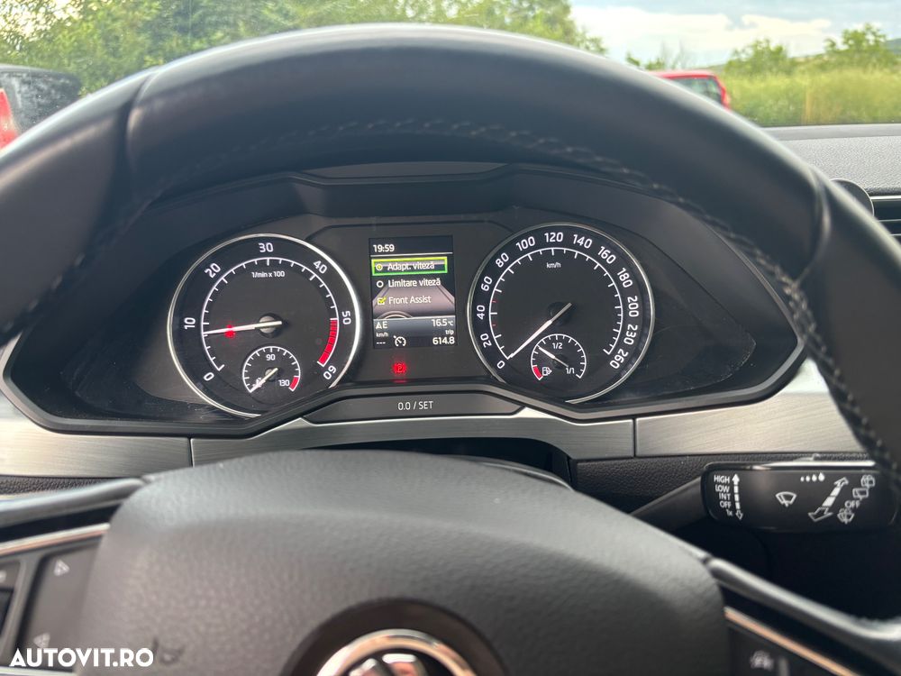 Skoda Superb 2.0 TDI Ambition - 26
