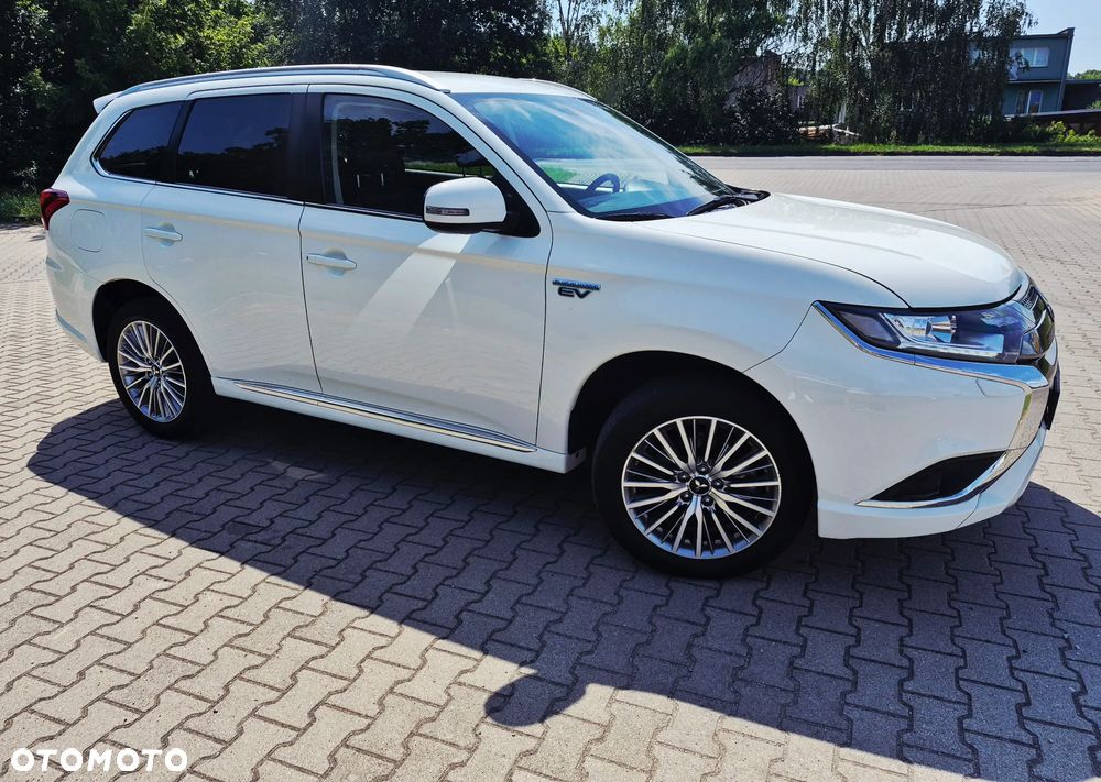 Mitsubishi Outlander - 24
