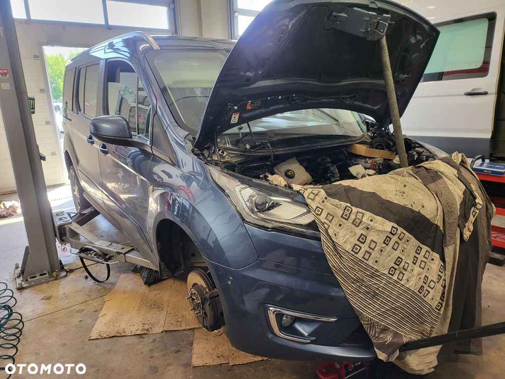 Ford Tourneo Connect Grand - 36