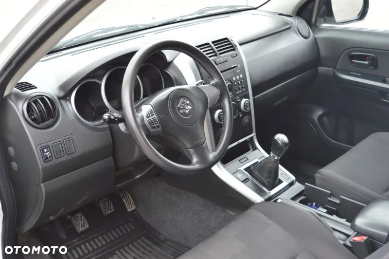 Suzuki Grand Vitara - 12