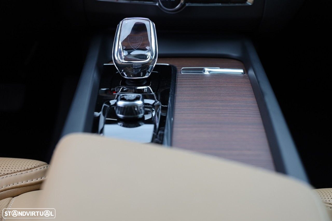 Volvo XC 60 2.0 T6 PHEV Plus Bright AWD - 19