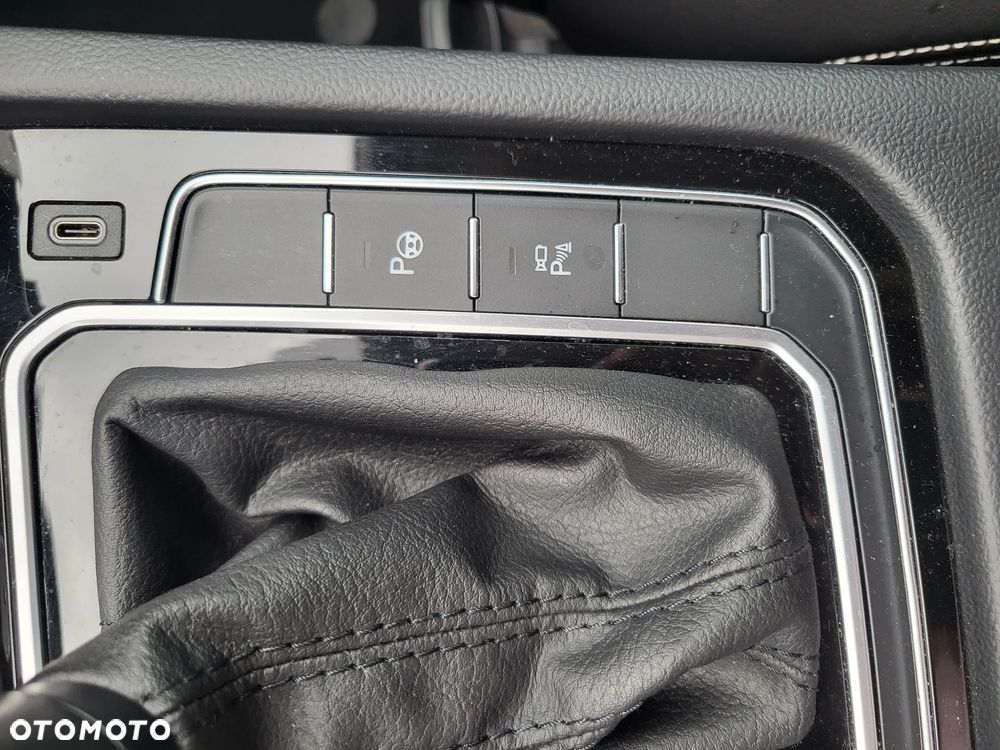 Volkswagen Passat - 33