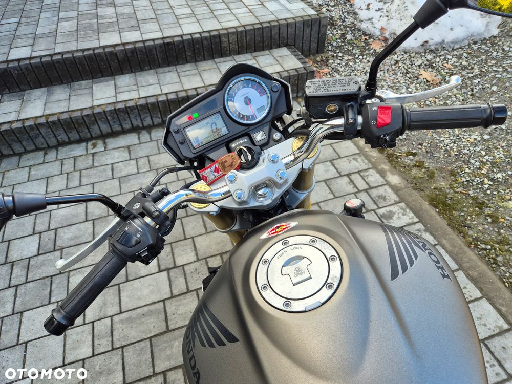 Honda Hornet - 35