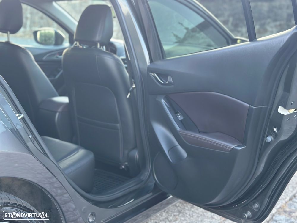 Mazda 3 Hatchback 1.5 Sky-D Excellence Pack Leather - 31