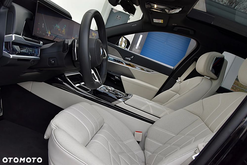 BMW Seria 7 740Ld xDrive sport - 18