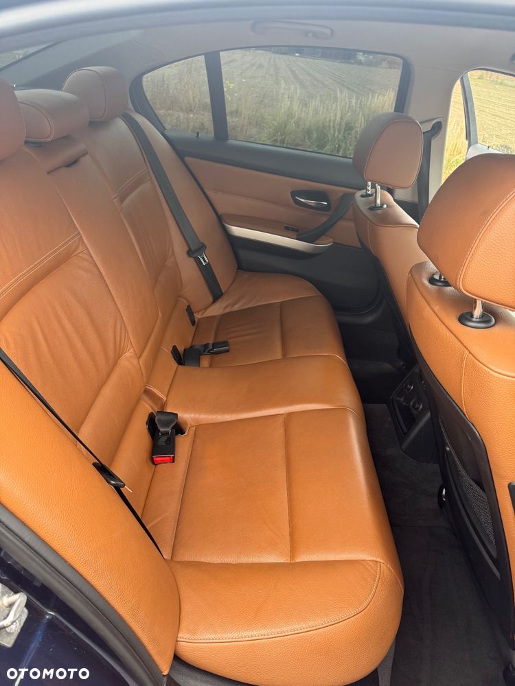 BMW Seria 3 320d Efficient Dynamics - 29