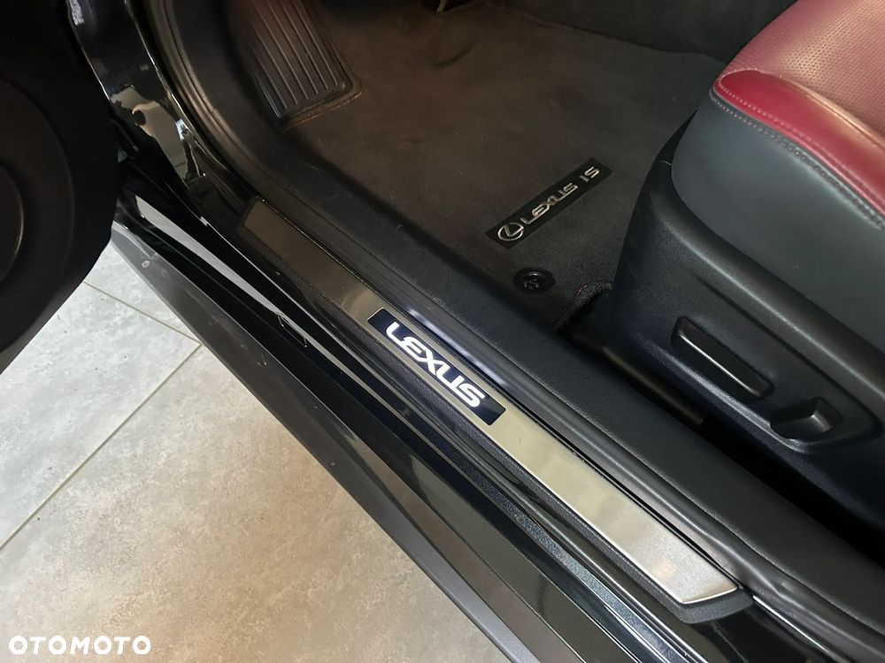 Lexus IS - 20