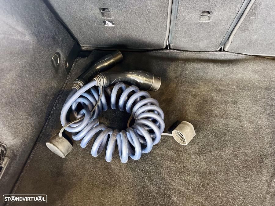 Mercedes-Benz GLA 250 e 8G-DCT Progressive - 36