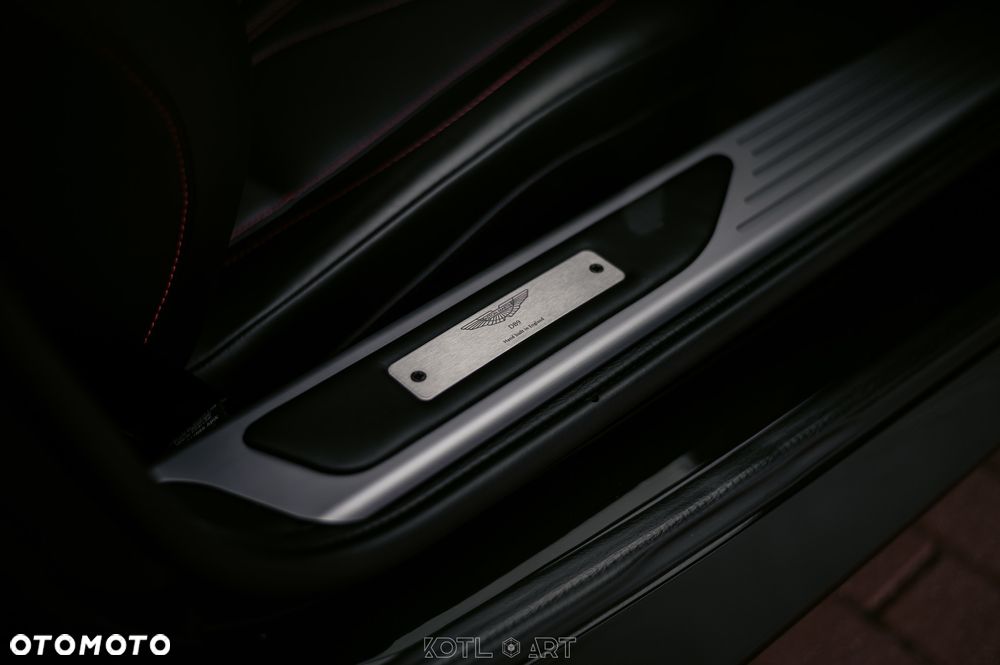 Aston Martin DB9 - 40