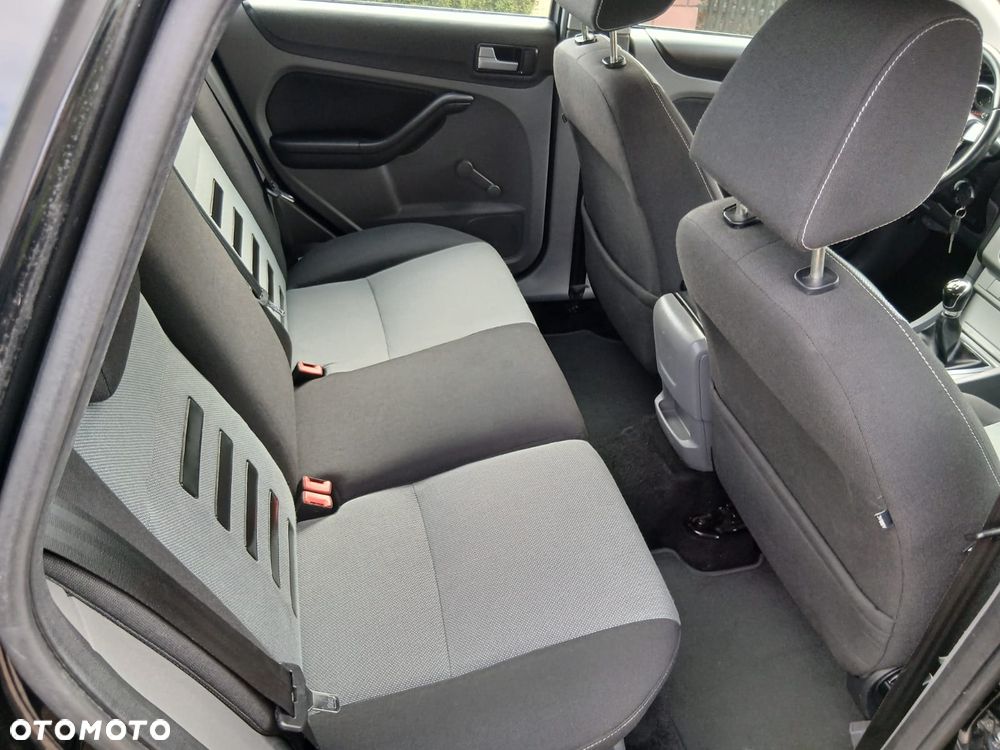 Ford Focus 1.6 16V Ambiente - 34