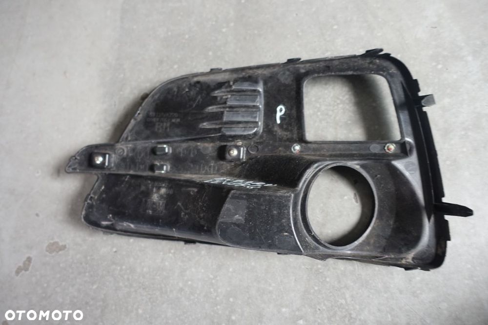 KRATKA ZDERZAKA PRAWA SUBARU LEVORG 15r.- - 4