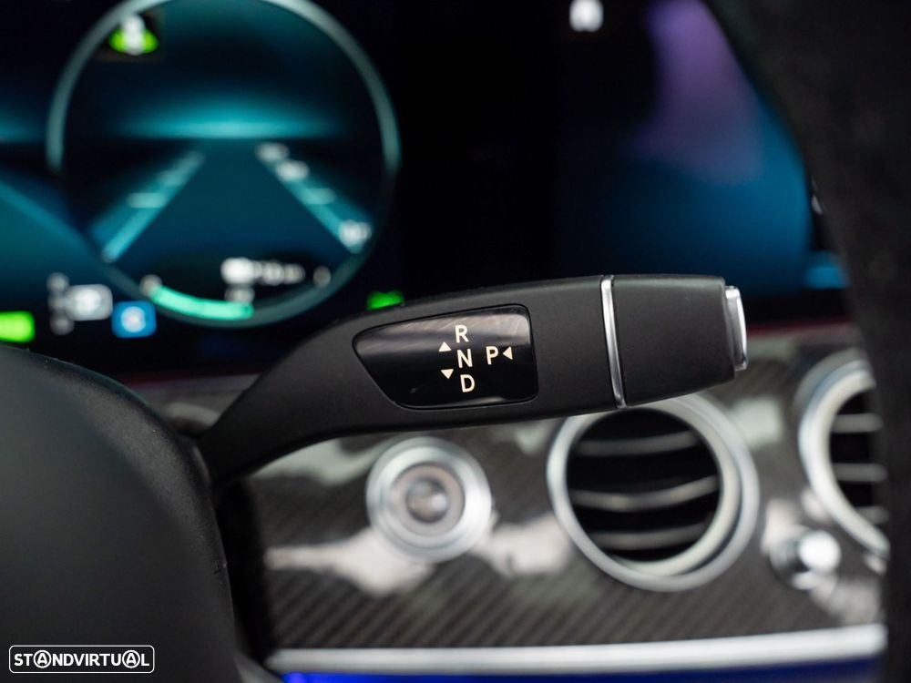 Mercedes-Benz E 300 de AMG Line - 26