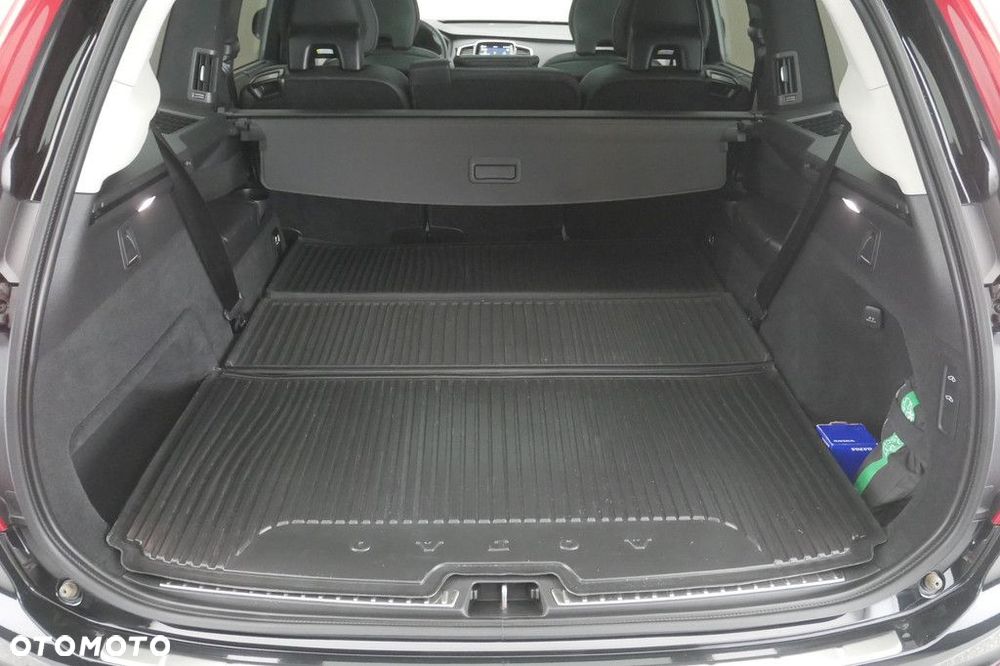 Volvo XC 90 - 16