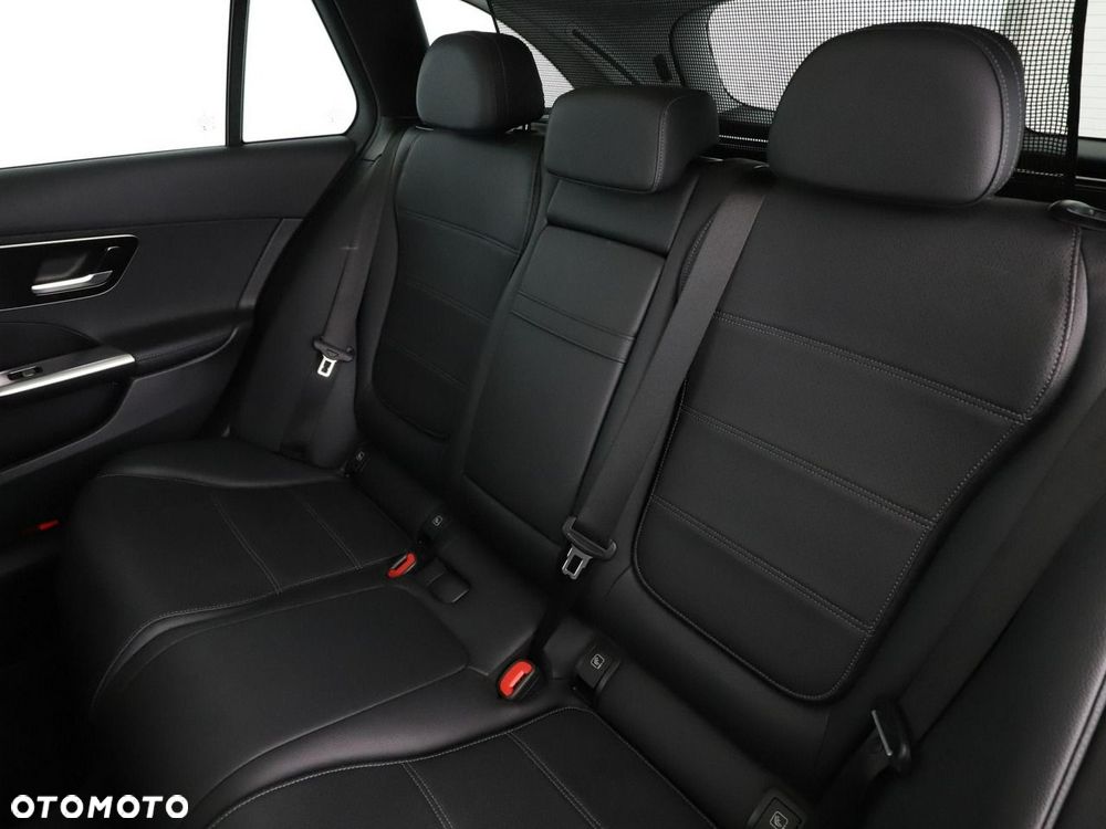 Mercedes-Benz Klasa C 300 e PHEV - 18