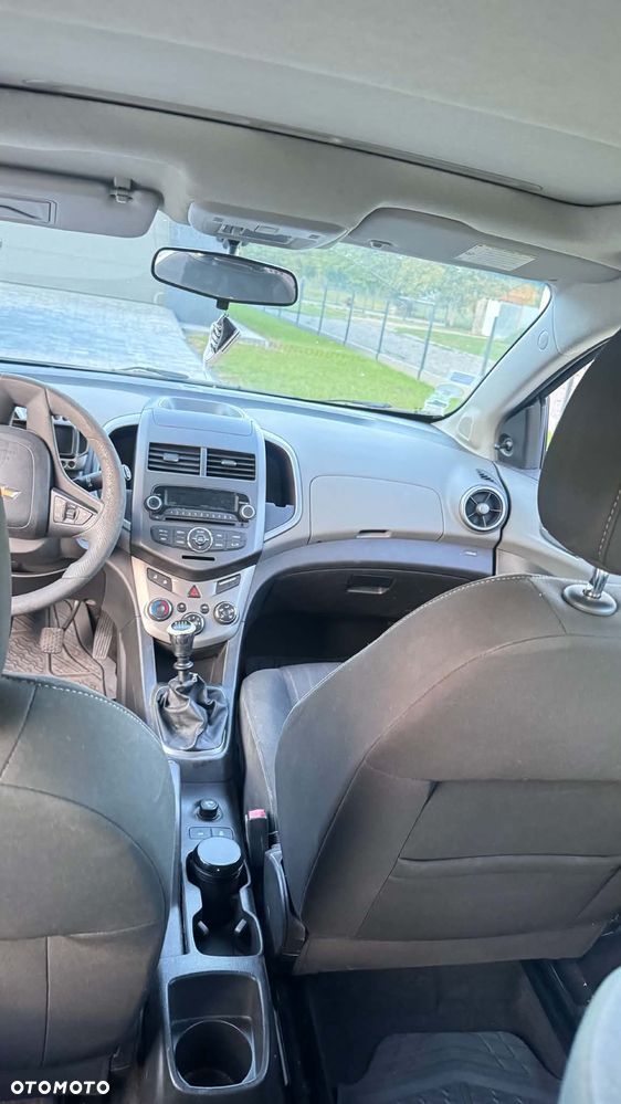 Chevrolet Aveo - 4