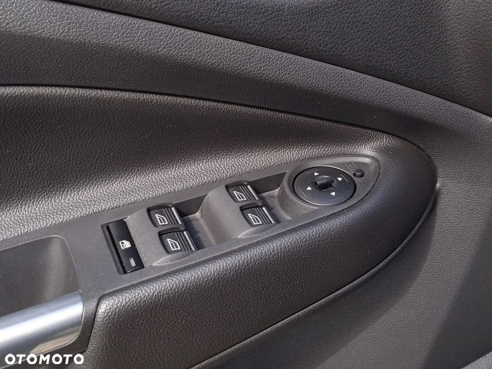 Ford Kuga 1.5 EcoBoost 2x4 ST-Line - 30