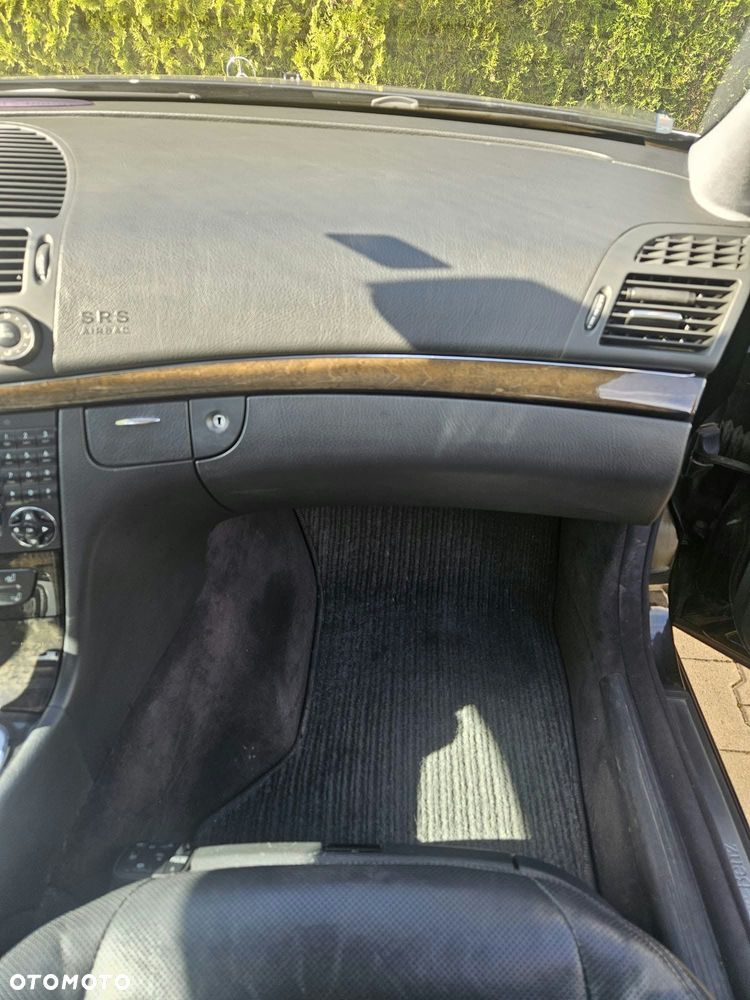 Mercedes-Benz Klasa E 500 4-Matic Avantgarde - 27
