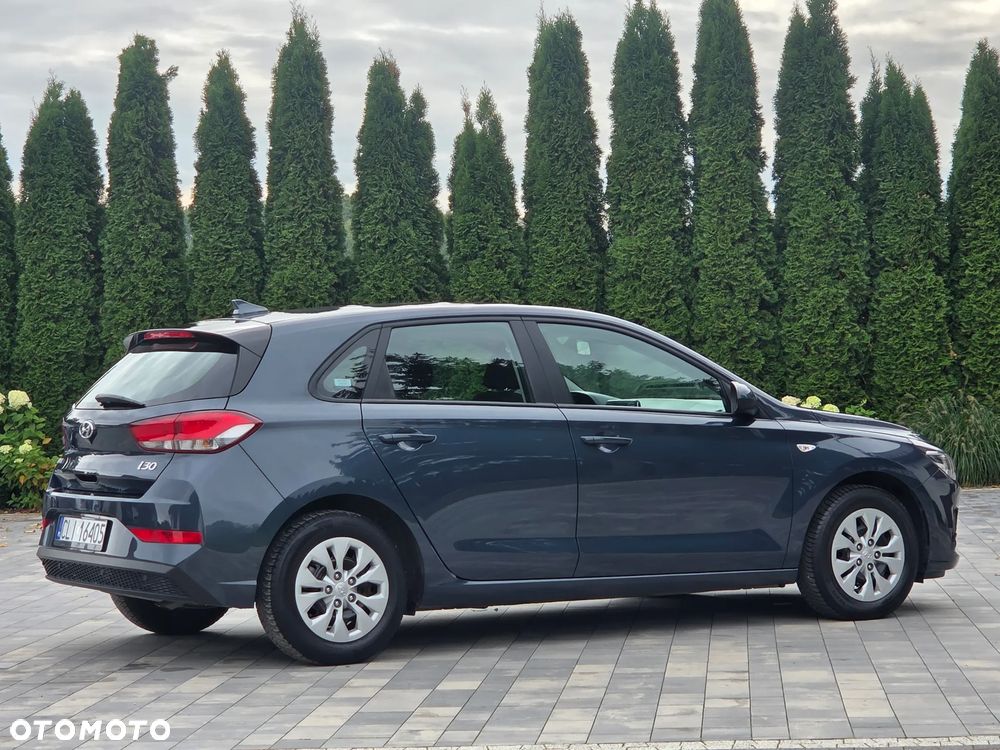 Hyundai i30 1.5 DPI Classic + - 21