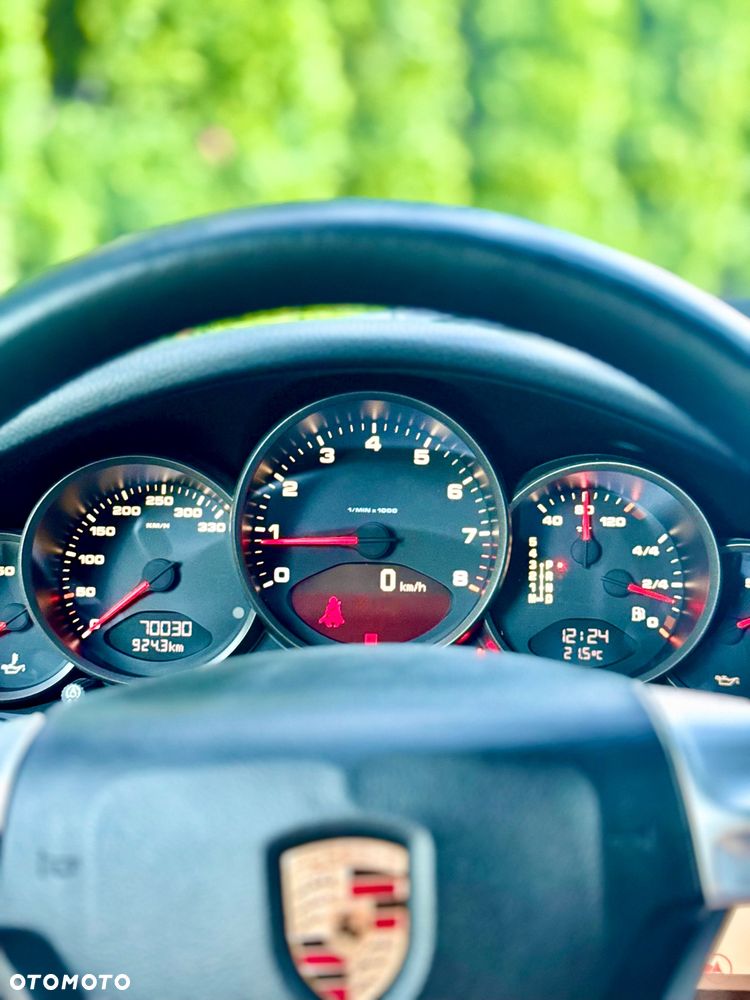 Porsche 911 Carrera Tiptronic S - 16