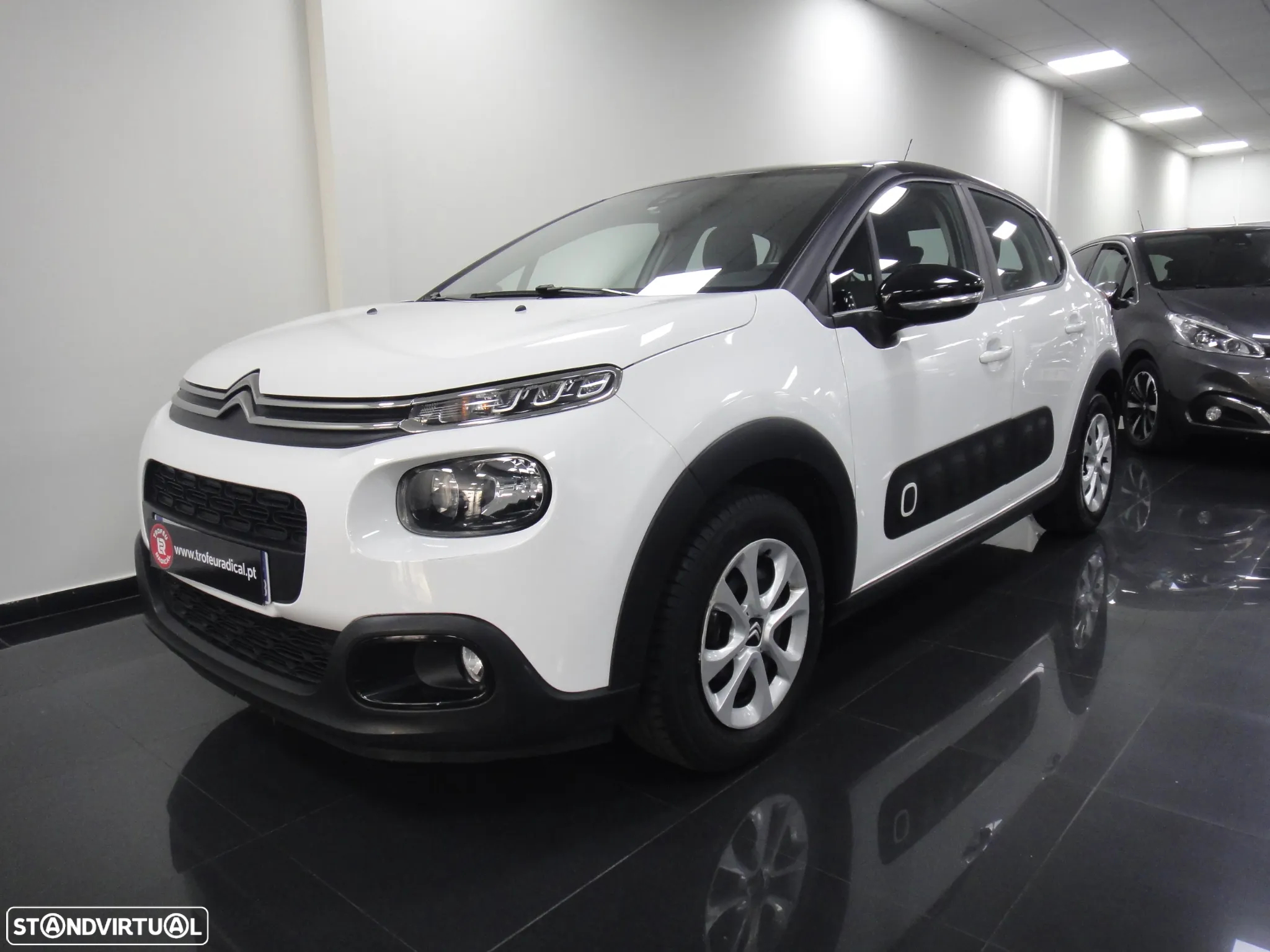 Citroën C3 1.2 PureTech Shine - 2