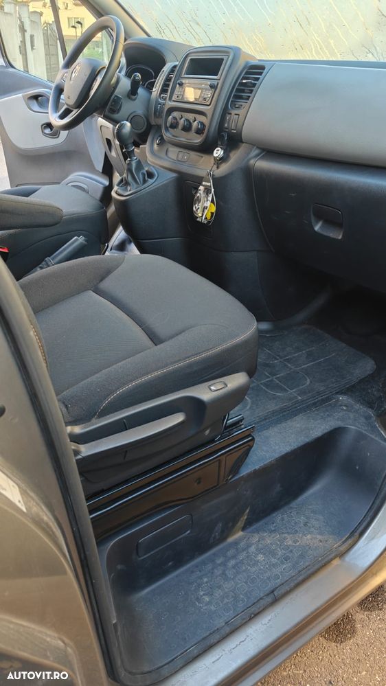 Renault Trafic Combi L2H1 7+1 Expression Plus - 11