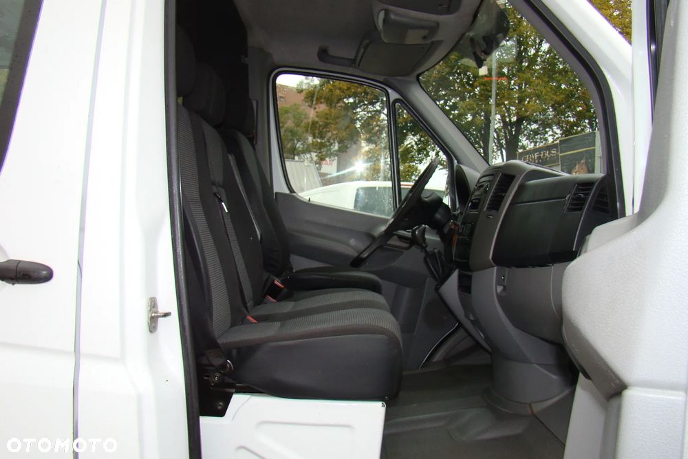 Mercedes-Benz Sprinter - 11