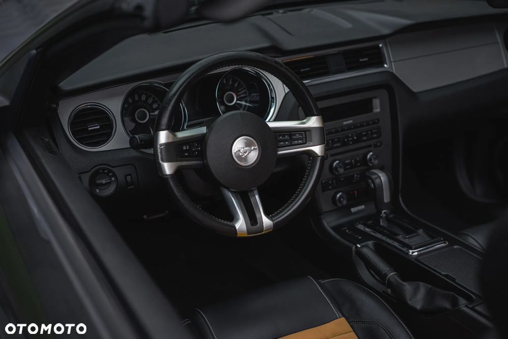 Ford Mustang 3.7 V6 Premium - 23