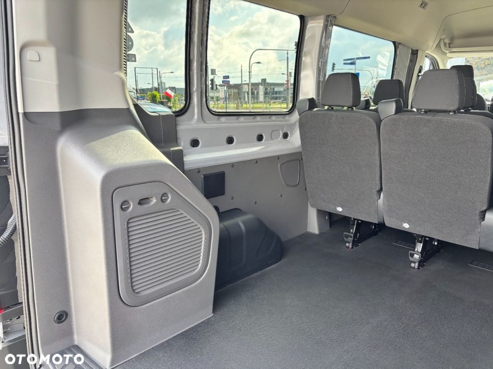 Ford Transit - 12