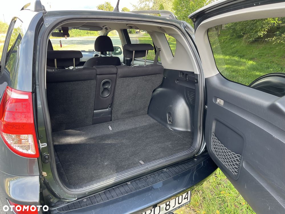 Toyota RAV4 - 8