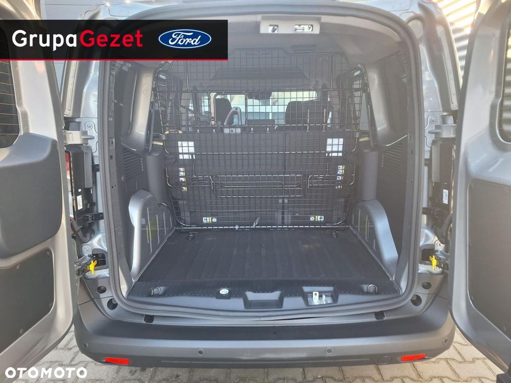Ford Transit Courier - 16